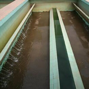 過(guò)濾池一般用幾種級(jí)配的石英砂